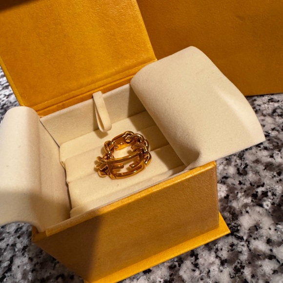 FENDI O'Lock Chain Link Brass Ring - Picture 4 of 5